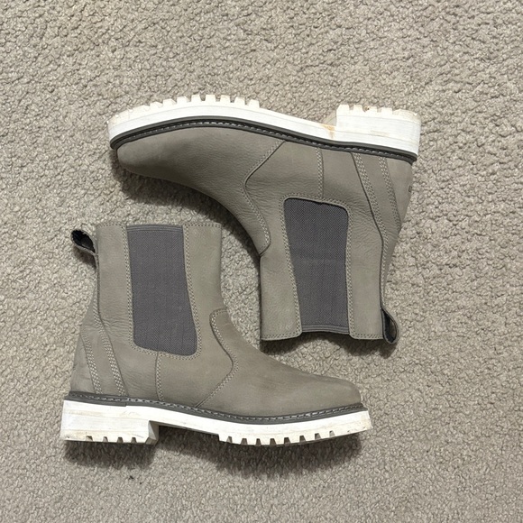 LL Bean Women’s  Brown Chelsea Boots Size 11 - Picture 4 of 5